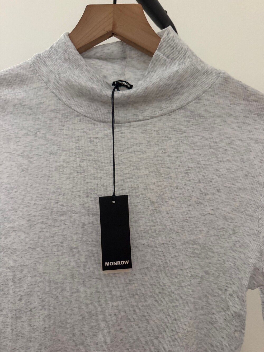 Monrow Heather Gray Turtleneck Long Sleeve Women's Top - Picture 3 of 3